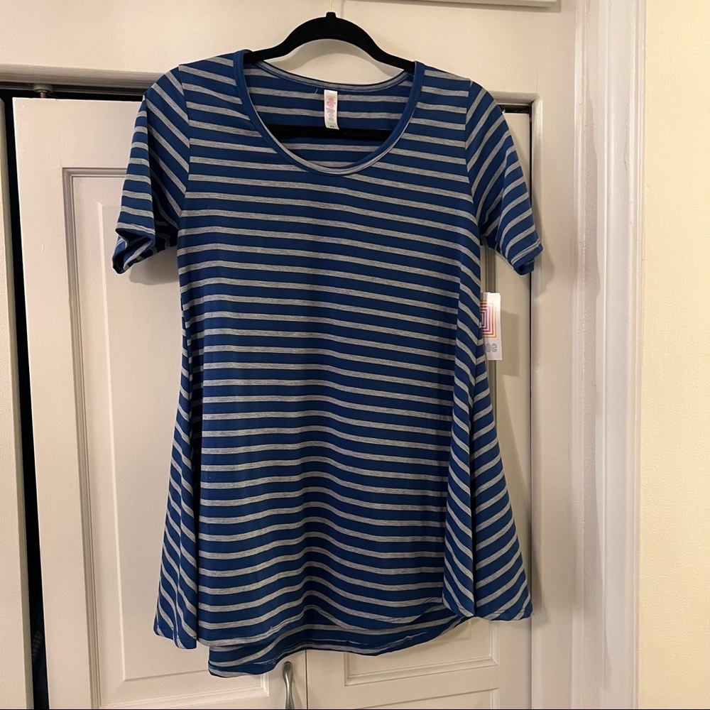 LuLaRoe Perfect Tee. Size XS. Brand new with tags!